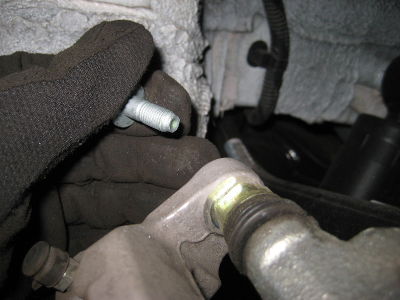 KiaSorentoRearDiscBrakePadsReplacementGuide011