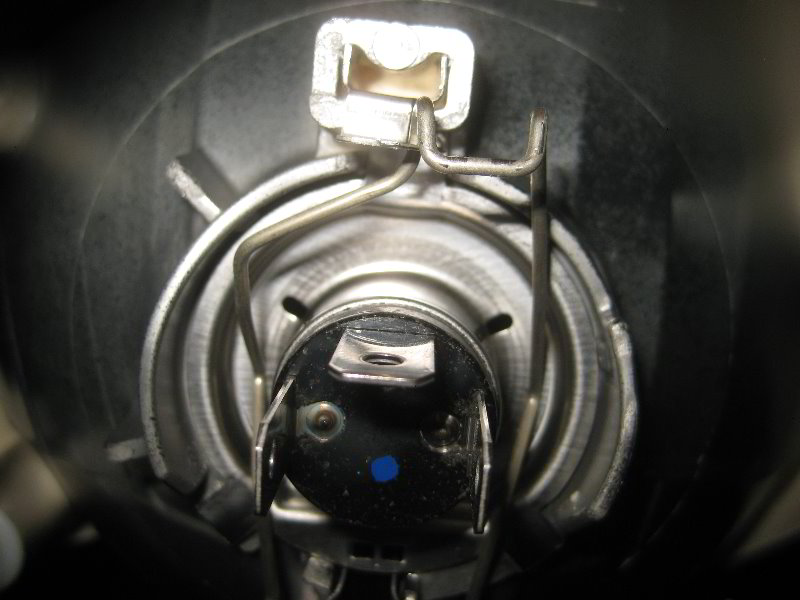 MiniCooperHeadlightBulbsReplacementGuide021