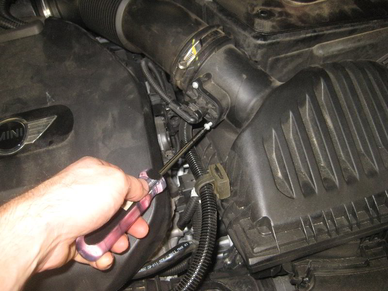 Mini-Cooper-MAF-Sensor-Cleaning-Replacement-Guide-020
