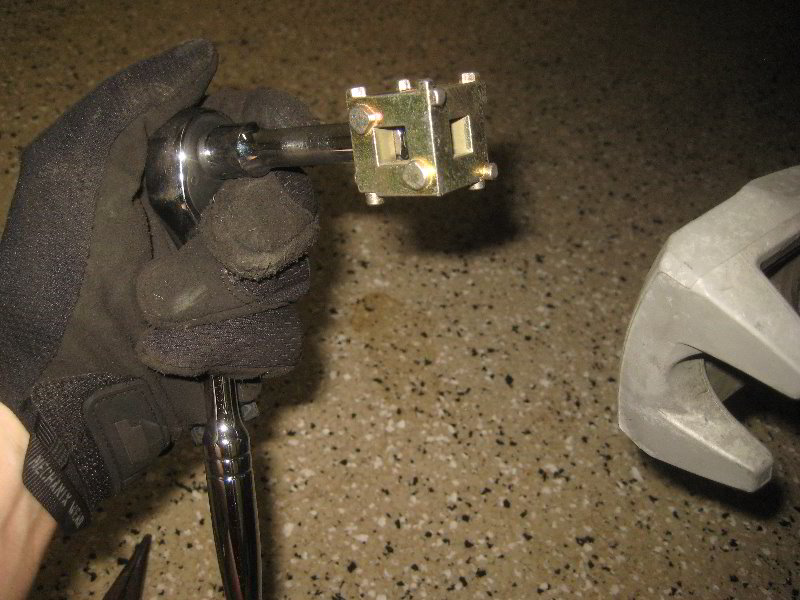 Mini-Cooper-Rear-Brake-Pads-Replacement-Guide-021