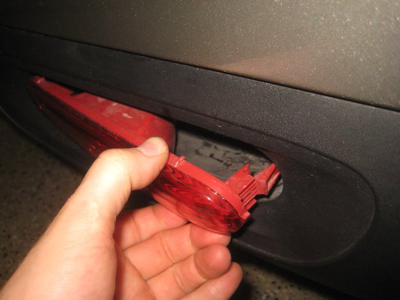 MiniCooperRearFogLightBulbReplacementGuide005