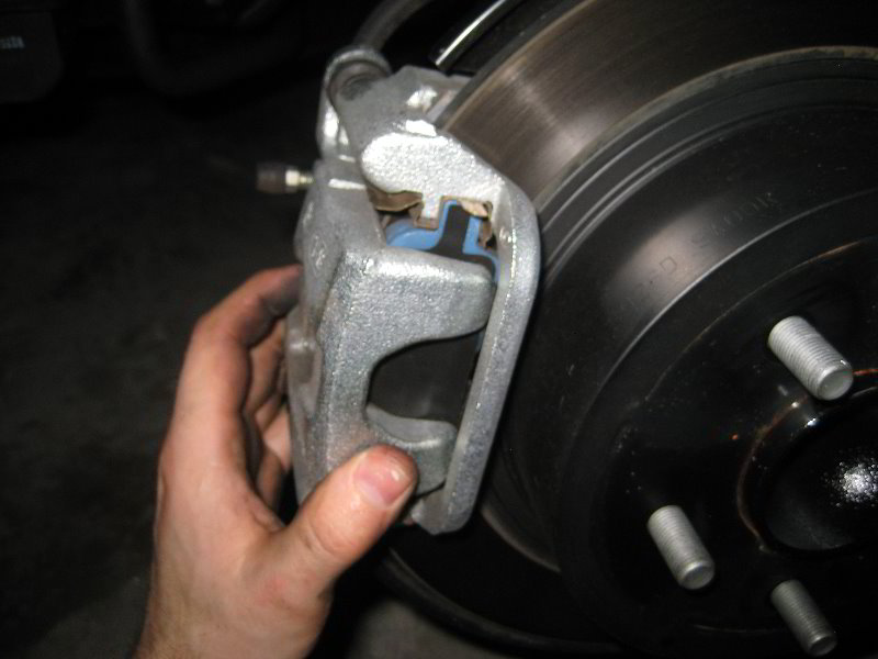 Nissan-Juke-Rear-Disc-Brake-Pads-Replacement-Guide-022