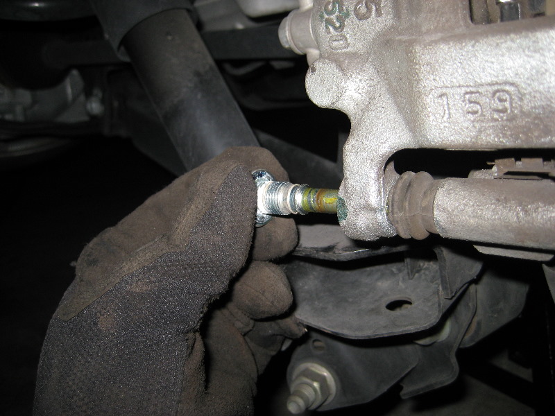 NissanRogueRearBrakePadsReplacementGuide030