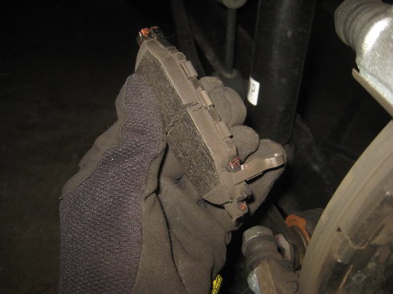 SubaruForesterRearDiscBrakePadsReplacementGuide015