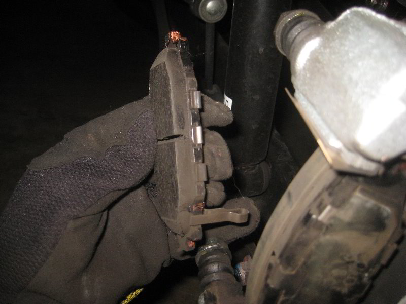 SubaruForesterRearDiscBrakePadsReplacementGuide027