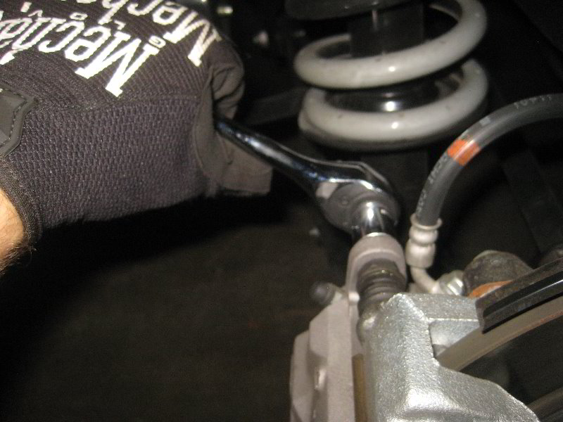 SubaruForesterRearDiscBrakePadsReplacementGuide033