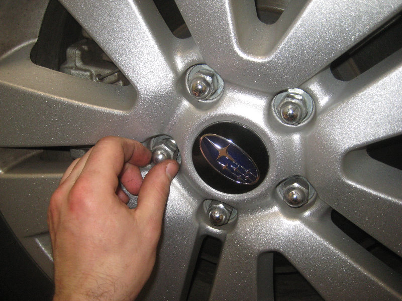 SubaruOutbackRearDiscBrakePadsReplacementGuide004