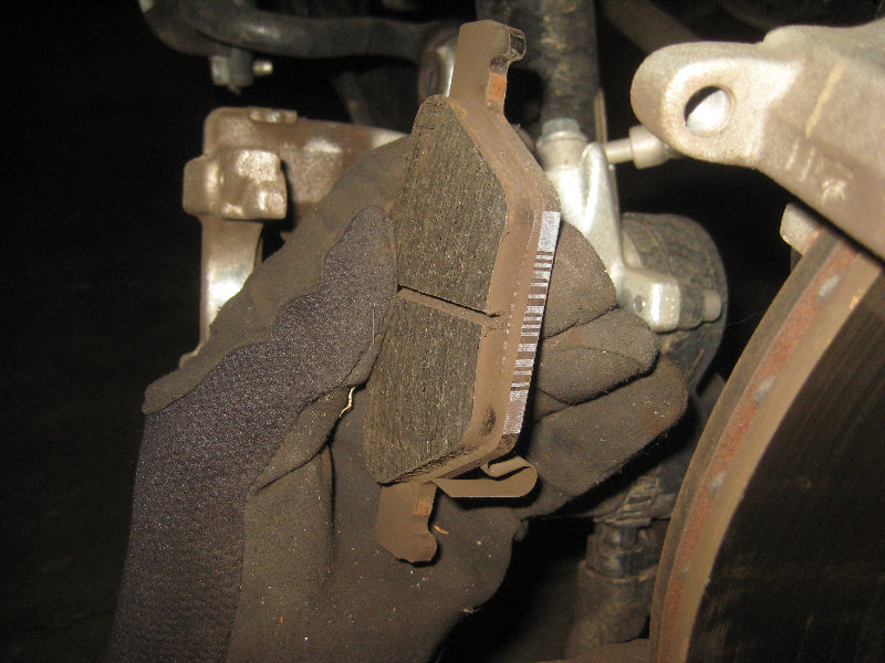 SubaruOutbackRearDiscBrakePadsReplacementGuide027