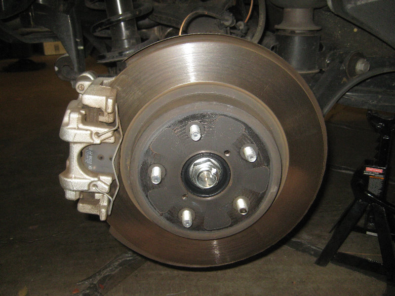 SubaruOutbackRearDiscBrakePadsReplacementGuide042