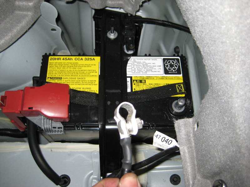 Toyota-Prius-Rear-Brake-Pads-Replacement-Guide-042