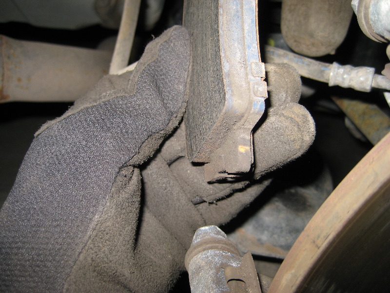 Toyota-RAV4-Rear-Brake-Pads-Replacement-Guide-015