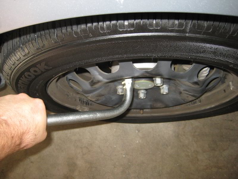 VWJettaRearDiscBrakePadsReplacementGuide004