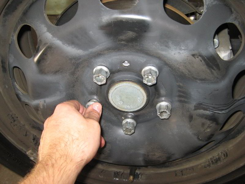 VWJettaRearDiscBrakePadsReplacementGuide005
