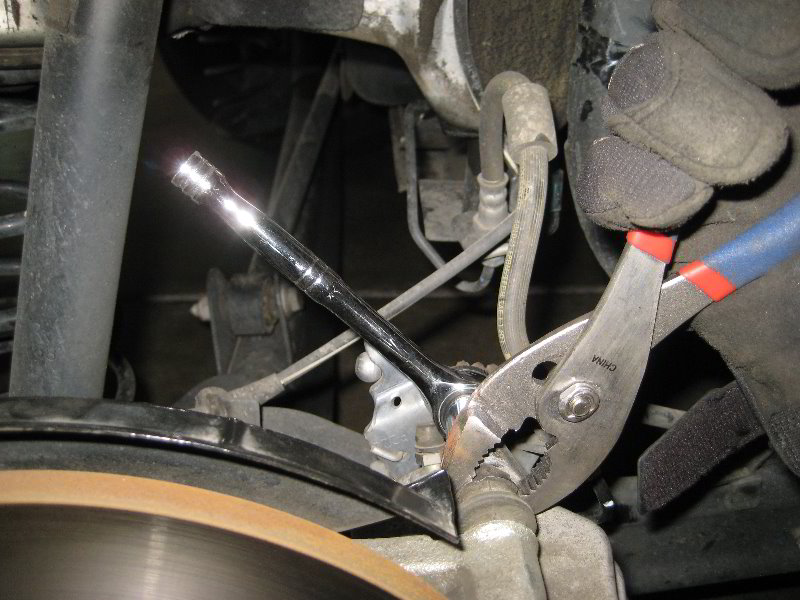 VWJettaRearDiscBrakePadsReplacementGuide029