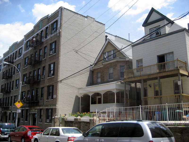 Grand Concourse and poverty question (Bedford, Bainbridge high crime