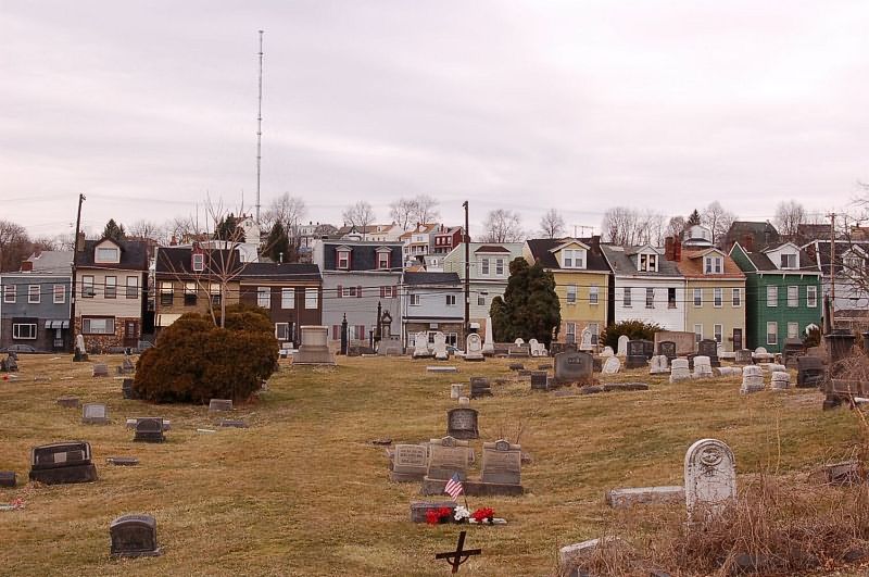 "Pittsburgh Box " houses (Washington, Burgettstown apartment
