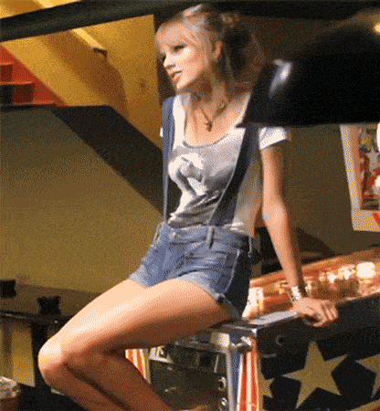 Hot Taylor Swift GIFs You Gotta See