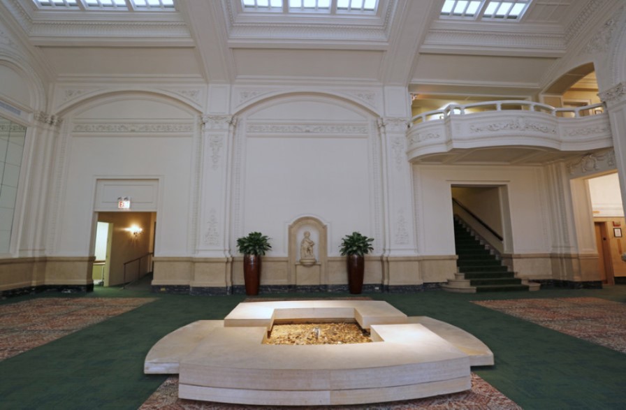 ster House Apartments • Chicago Real Estate