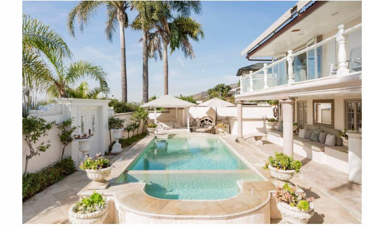 How Much Does it Cost to Rent a Pool? (2024) Peerspace