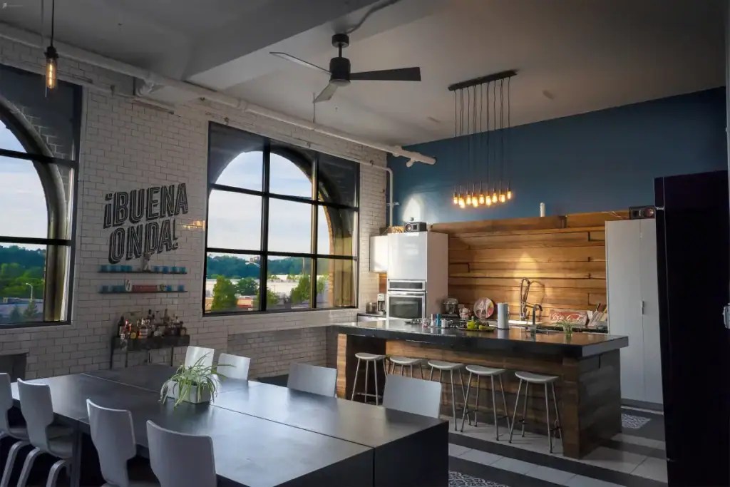 12 Indoor Photoshoot Locations in Pittsburgh Peerspace