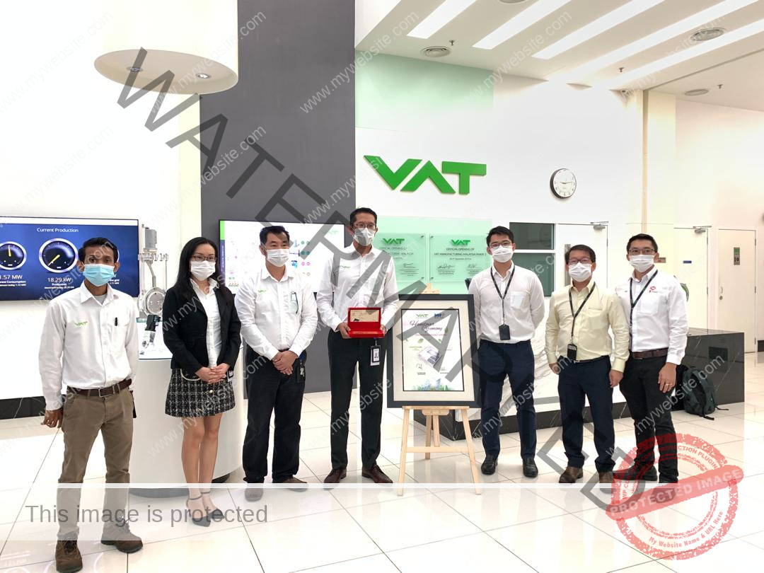 Handover Ceremony between MFP Solar Sdn Bhd & VAT Manufacturing