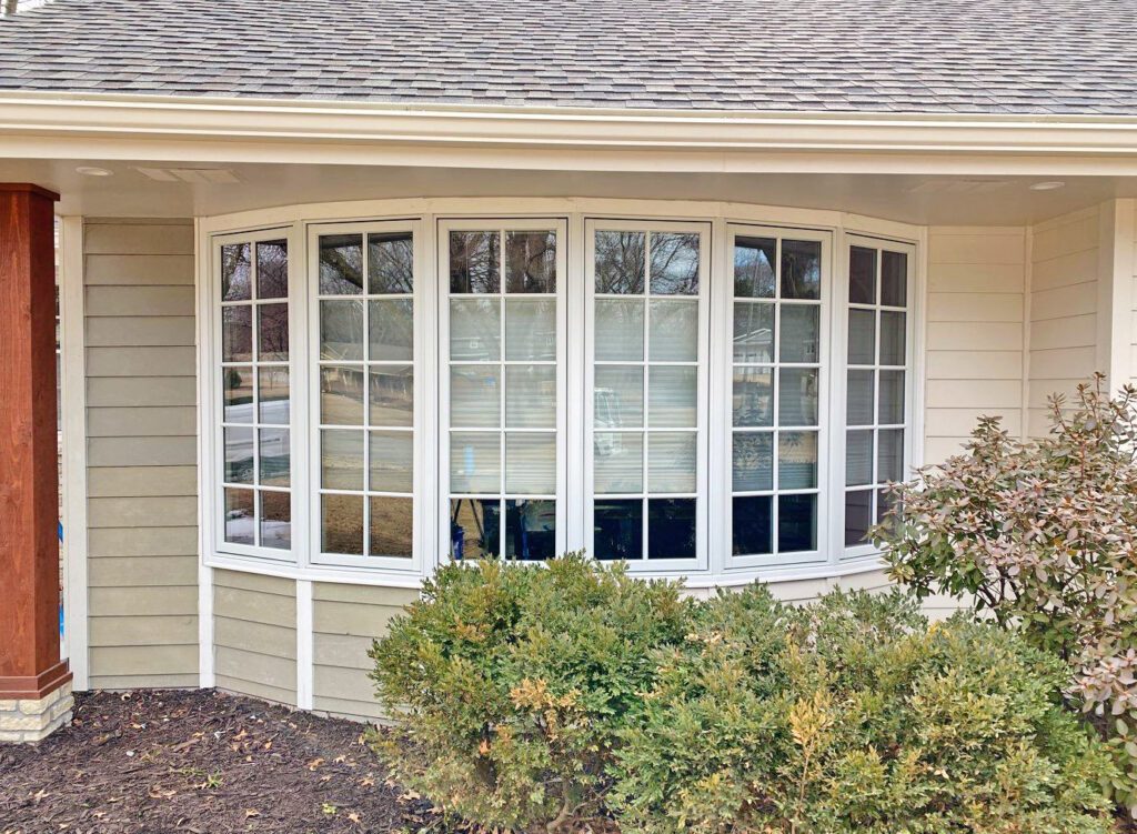 8 Bay/Bow Window Ideas for Living Rooms Pella Windows & Doors of