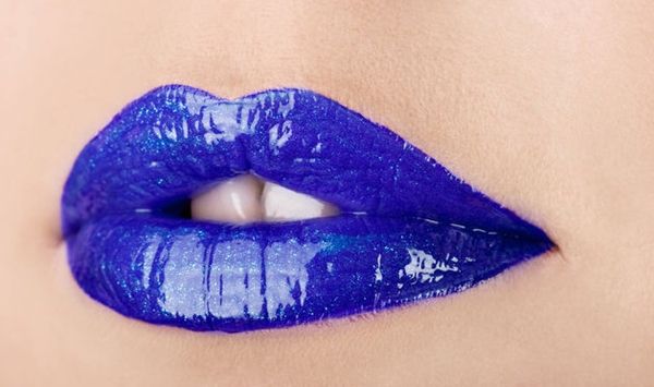 Tendencia de labio azul para invierno 2013 PeloTendencias