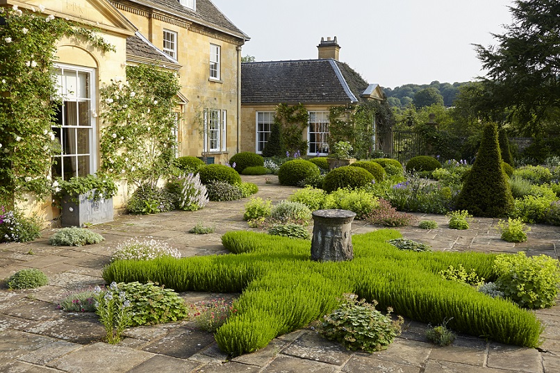 Read This Secret Gardens of the Cotswolds Digging