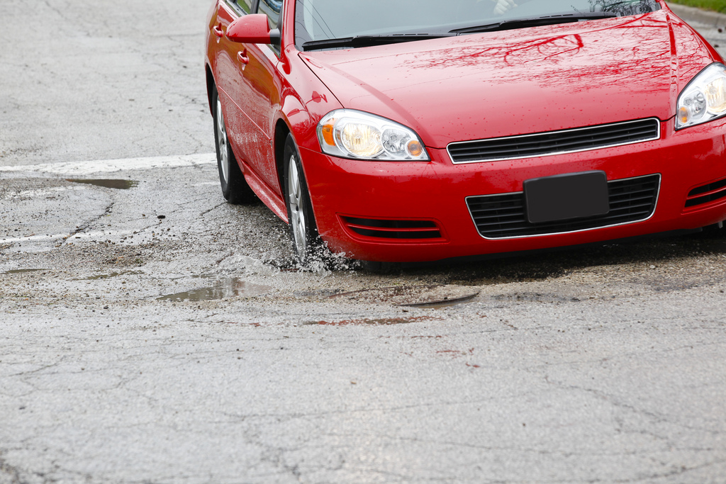 Signs Your Car Has Been Damaged By a Pothole