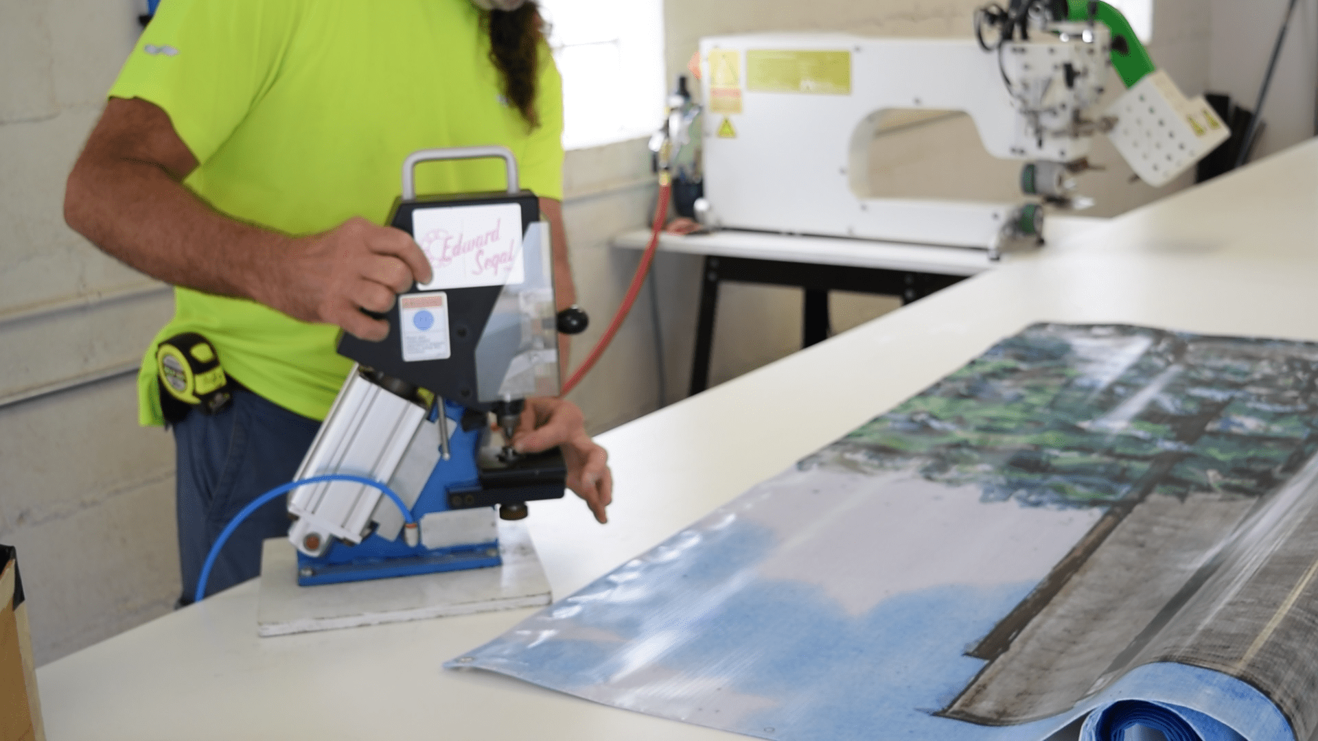 How We Create Your Custom Vinyl Banners Pensacola SignPensacola sign blog