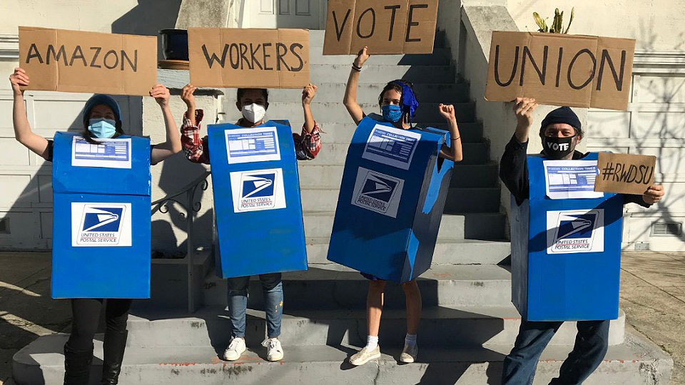 company hurdles, 6,000 Amazon workers start union