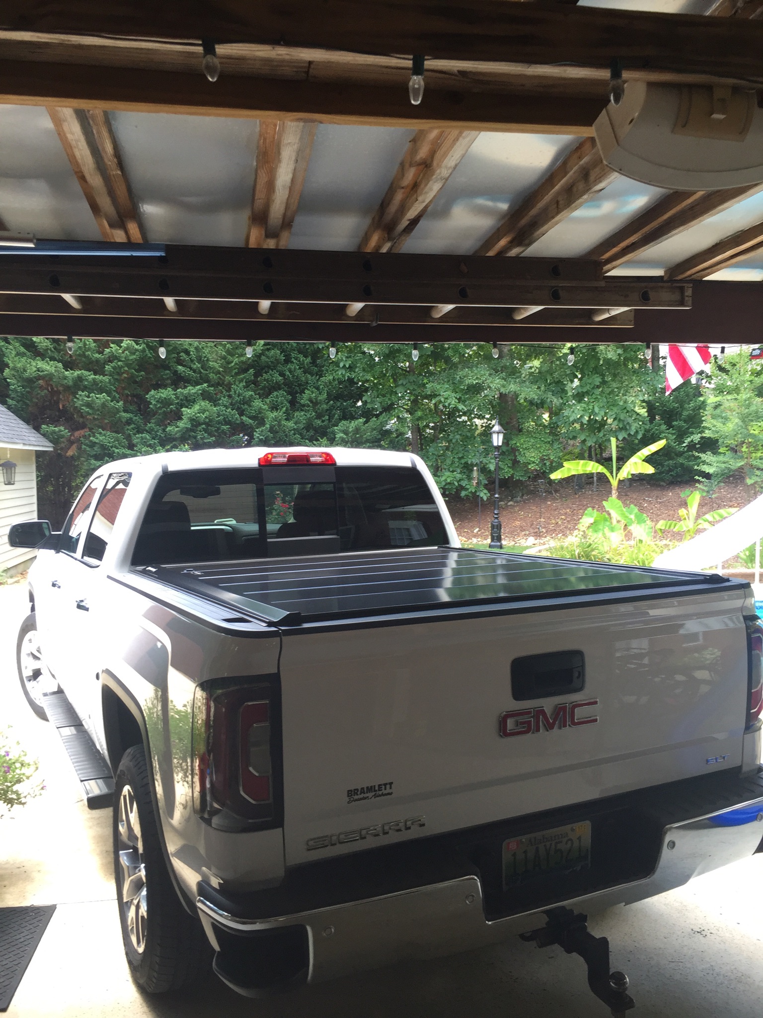 Peragon Retractable Truck Bed Covers for GMC Sierra Pickup Trucks