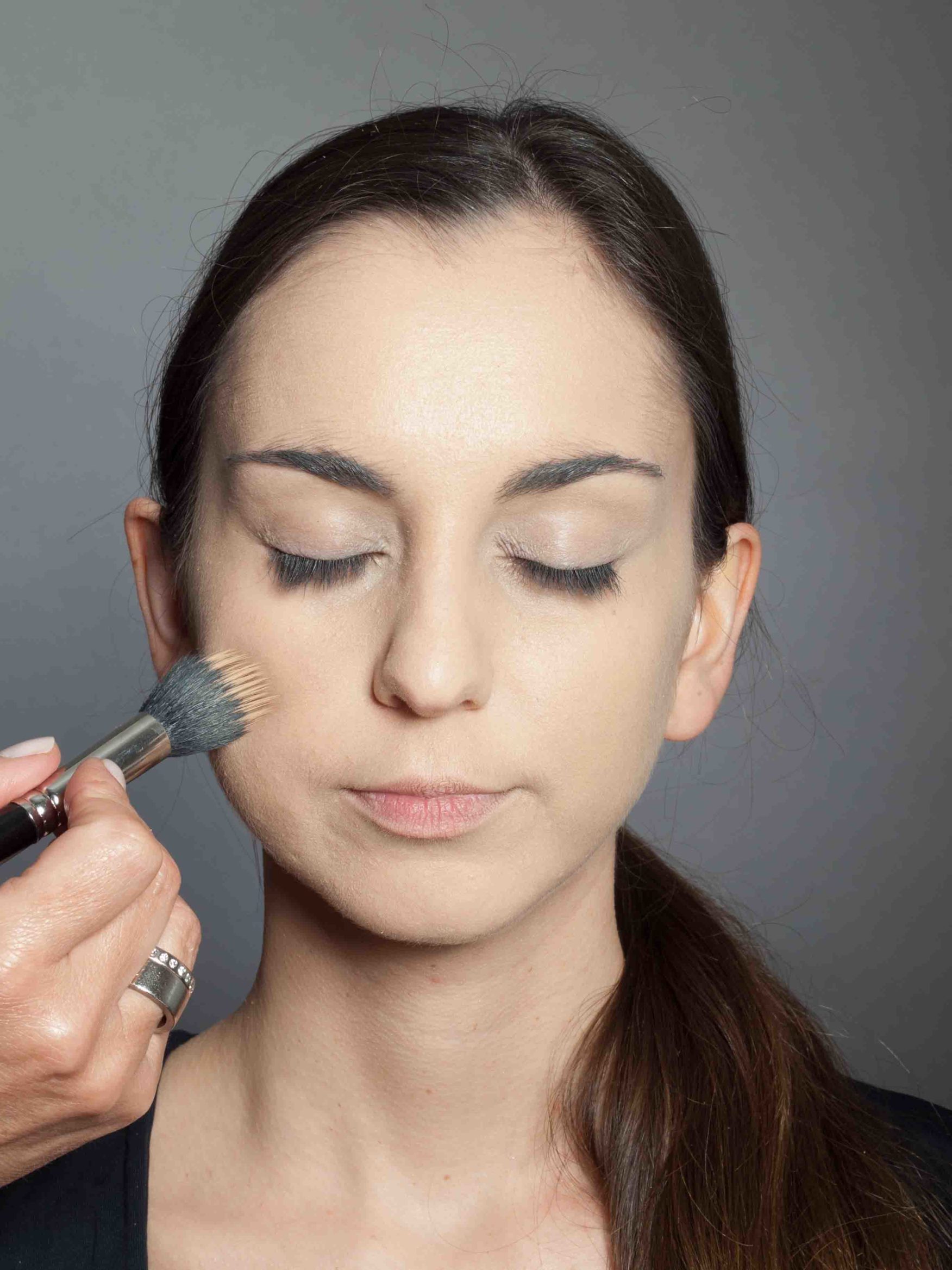 Metallic Look für die Party an Silvester Schminkanleitung » Perfekt