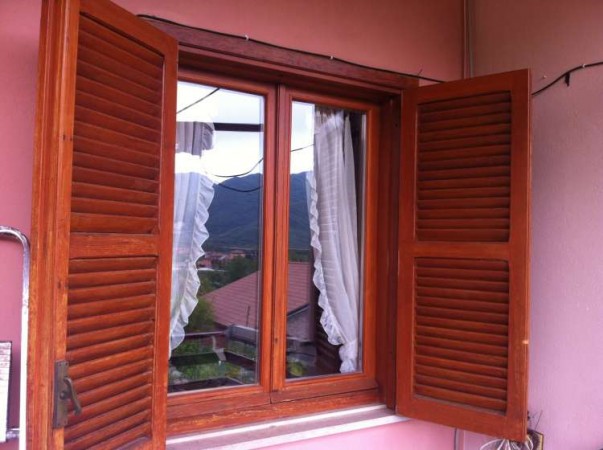 Periscopio infissi con persiane in legno douglas