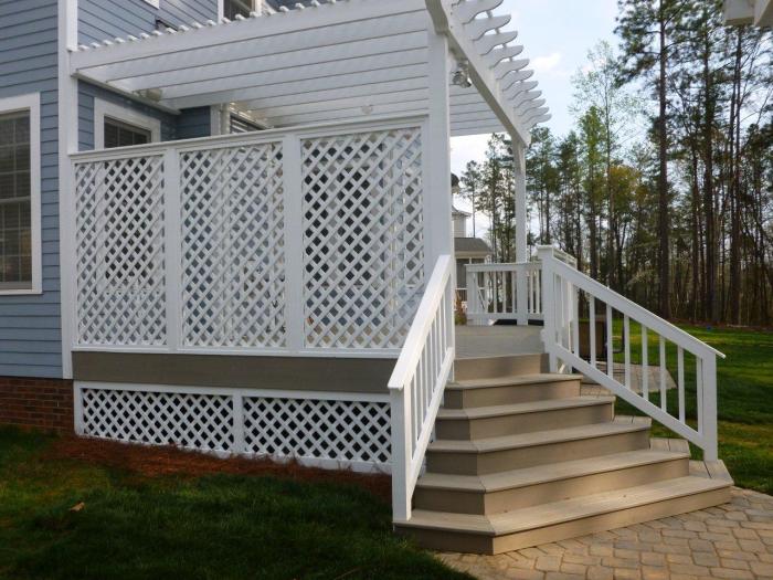 Cedar Square Premium Garden Lattice in 4x8 panel Cedar Square Premium Garden Lattice in 4x8 panel