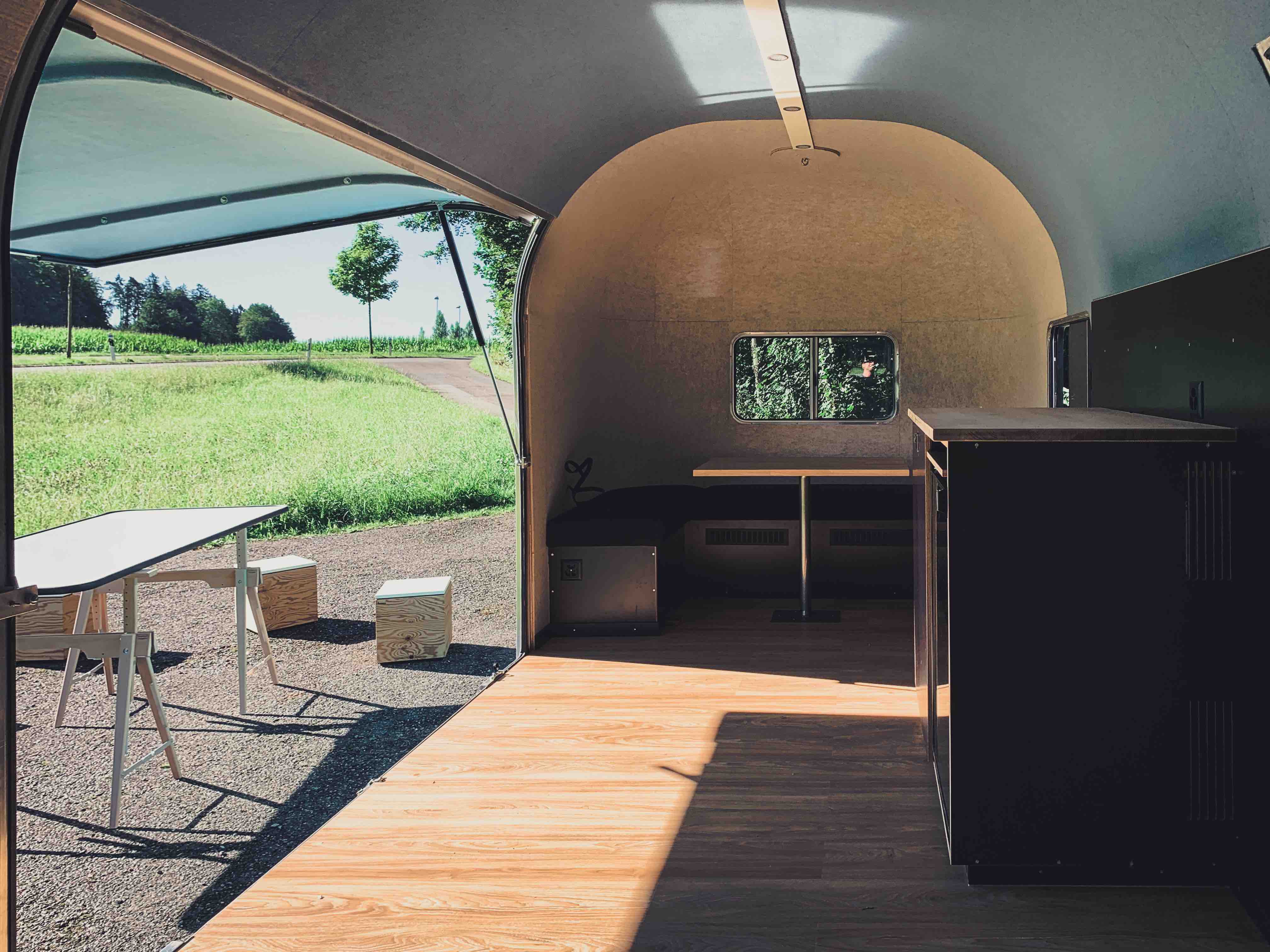 Office Caravan Engadin lockt Kreative mit Büro in der Natur Marketing