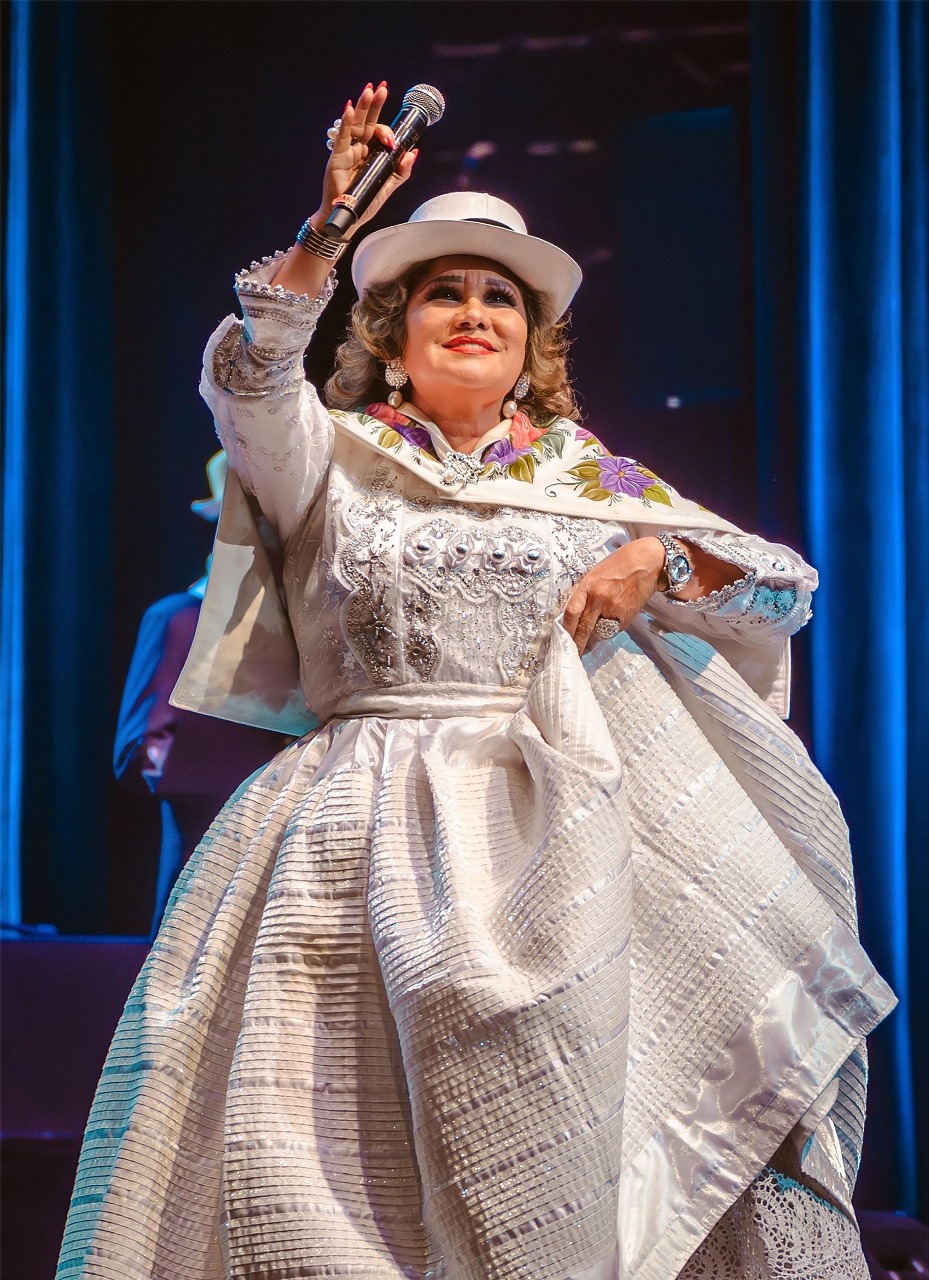 “Arte Puro”: Amanda Portales corona sus Bodas de Diamante en el Gran Teatro Nacional