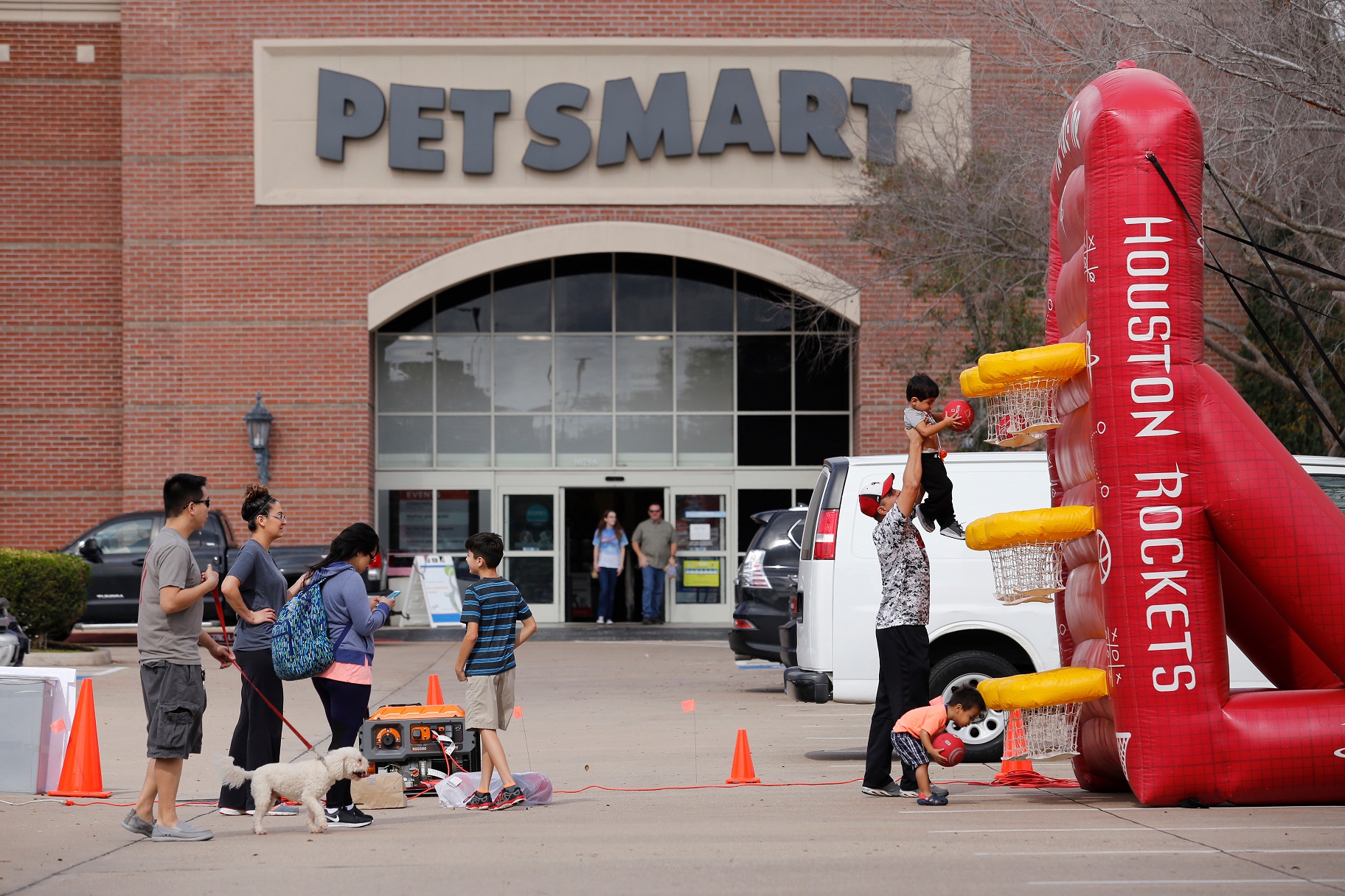 PetSmart Houston Rockets Event 5052 Pet Age
