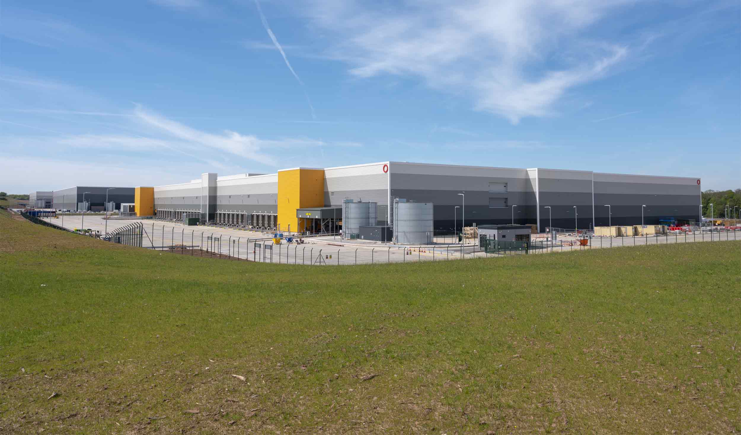 Amazon, East Midlands Gateway pHp architects
