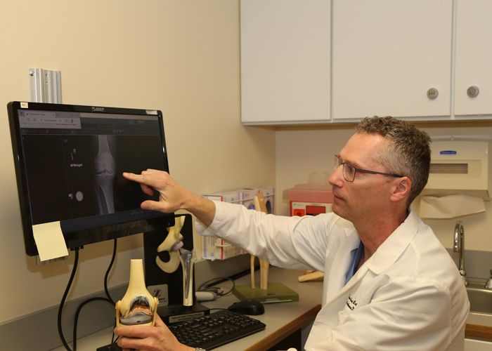 Dr Peter Copithorne Orthopedic Surgeon Bangor Joint Replacement