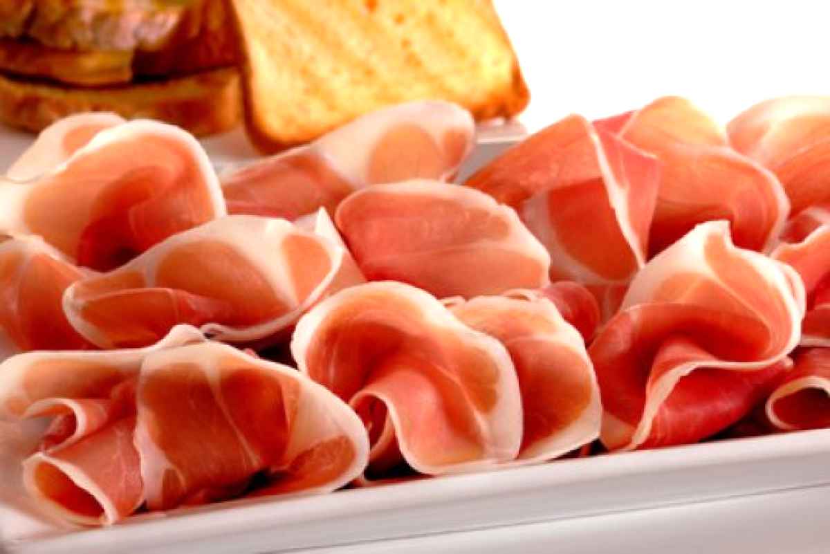 Prosciutto di Parma produs italian de inalta calitate