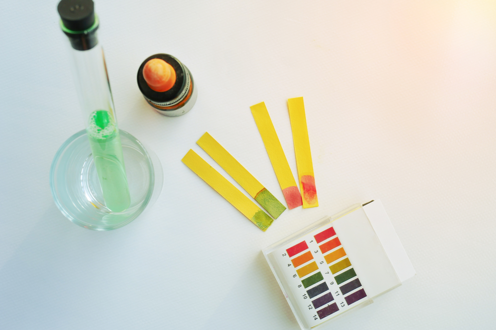 How to Lower pH in Aquariums Safely (2022 Guide)