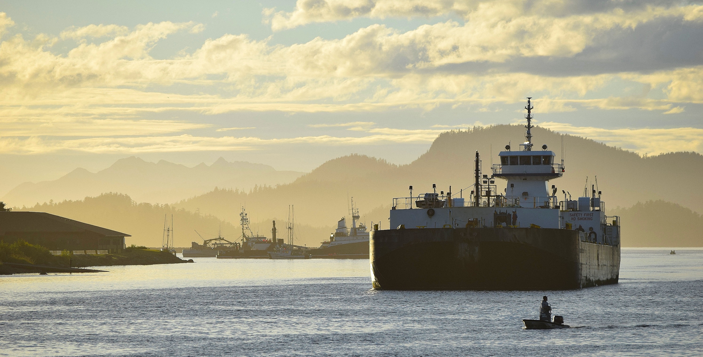 The Tug Dale R Lindsey and Petro Mariner Barge Petro 49