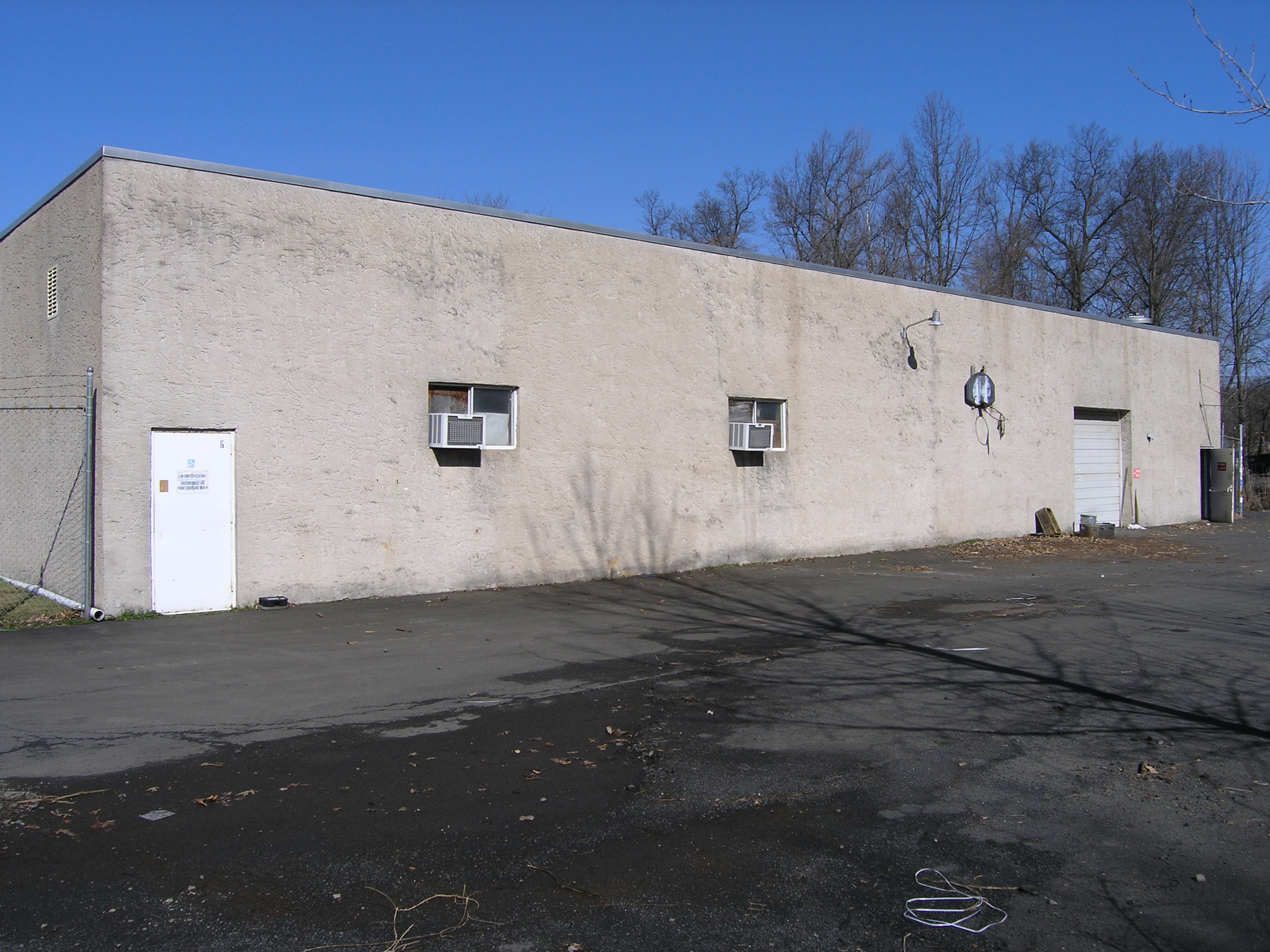 Industrial BuildingLease Penn's Grant Realty Corporation