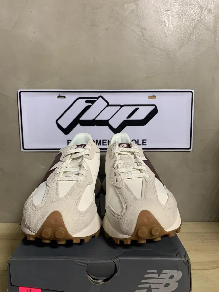 22990 New Balance 327 Moonbeam Classic Burgundy (W) (TM) Item