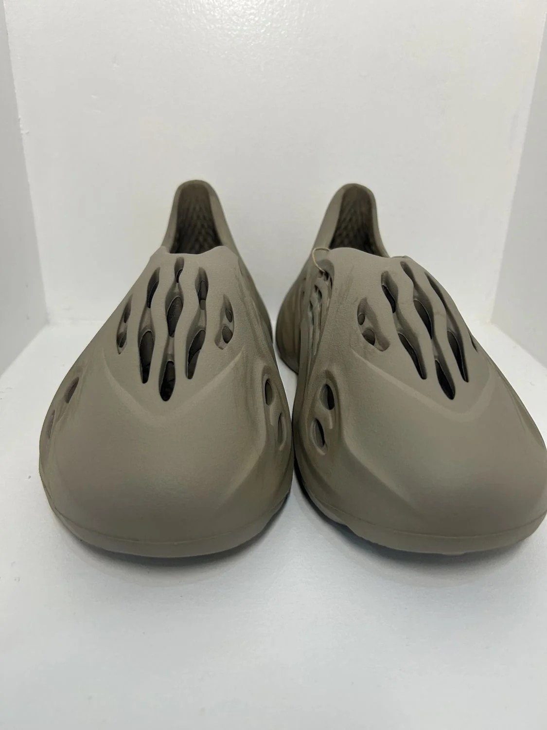 4374 Yeezy Foam Runner Stone Sage Item Details Phenomenalsole