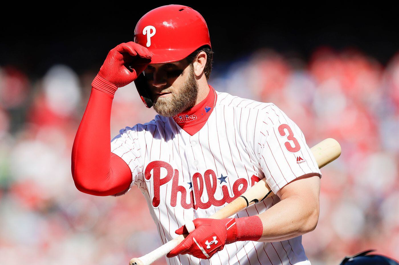 Bryce Harper proves a star in his Phillies debut, without having to do
