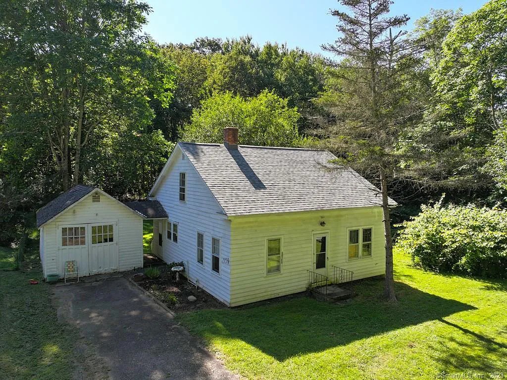 660 Fish Rock Rd, Southbury, CT Upgradeable Property Professional