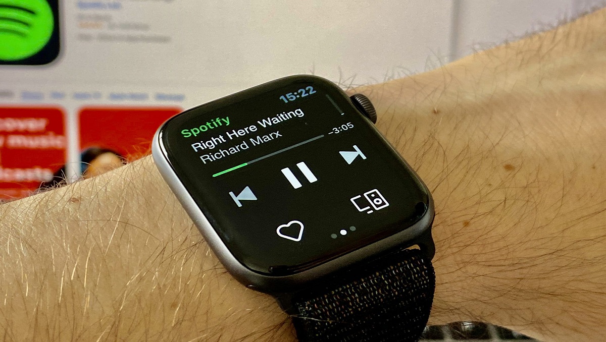 Spotify Now Lets You Download Songs to Your Apple Watch