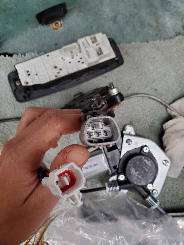 Rav4 power window motor 2pin plug to 5pin plug